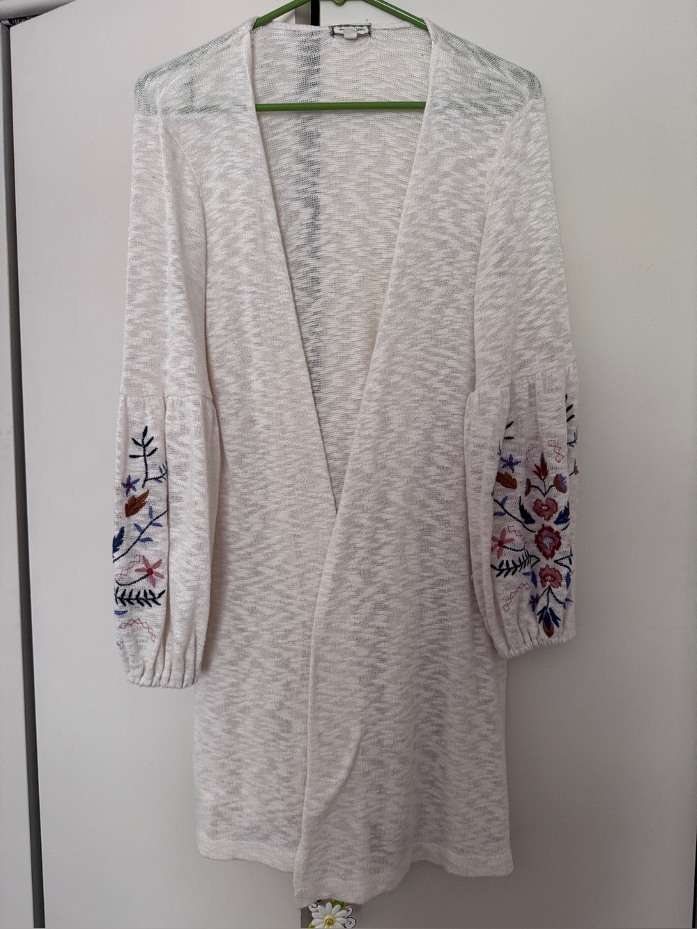 Eyeshadow Cream Open-Front Cardigan with Multicolor Embroidered Sleeves